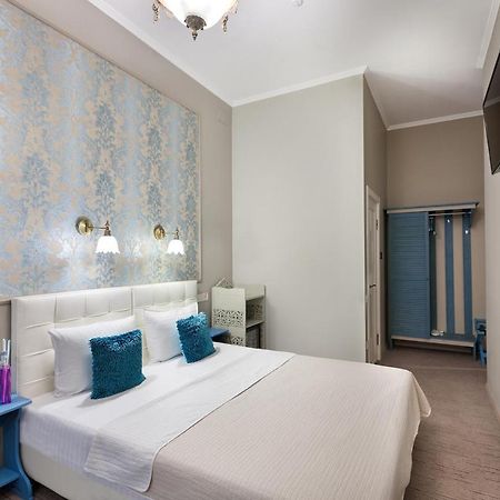 Family Residence Hotel Lviv Extérieur photo