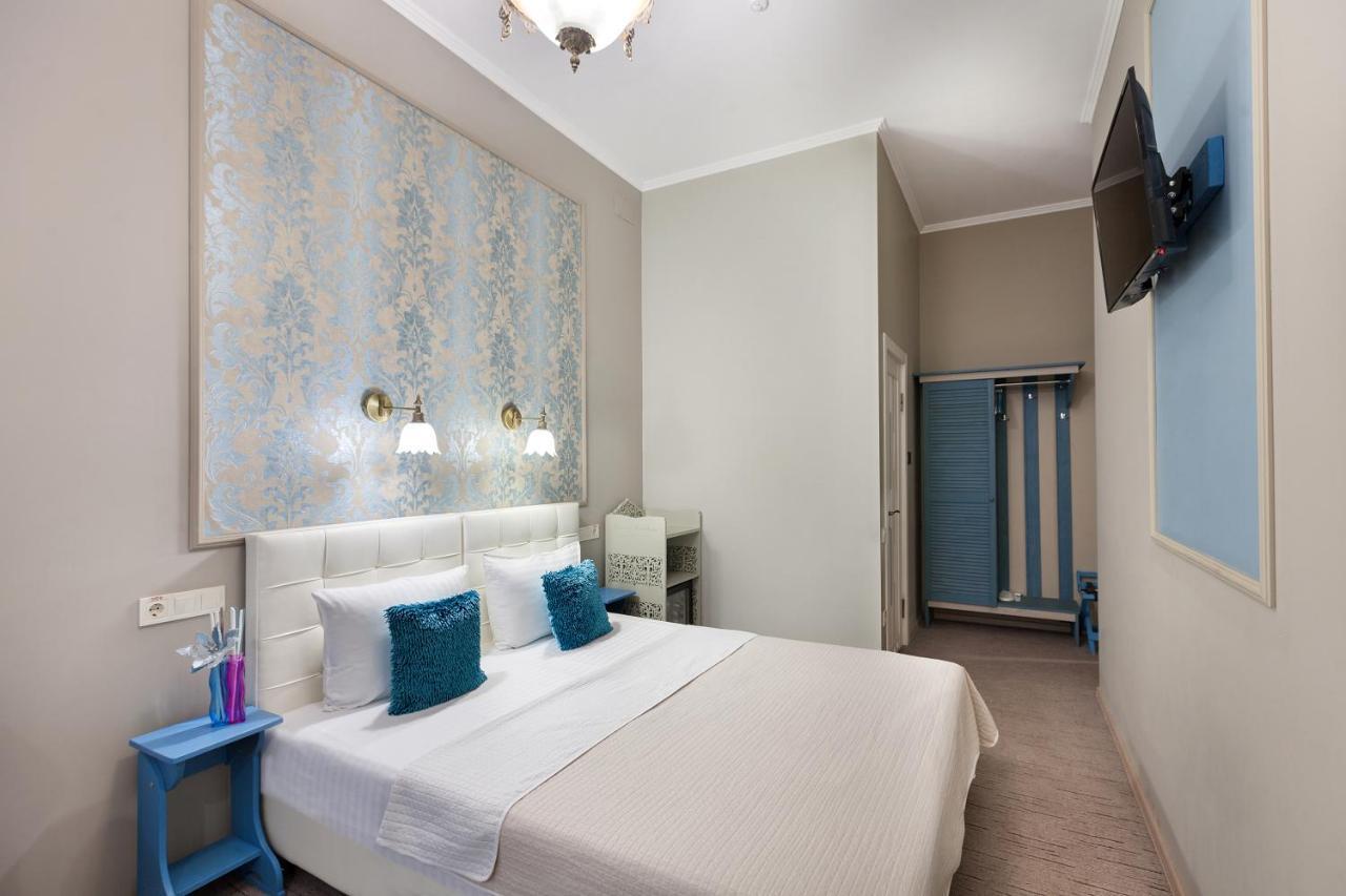 Family Residence Hotel Lviv Extérieur photo
