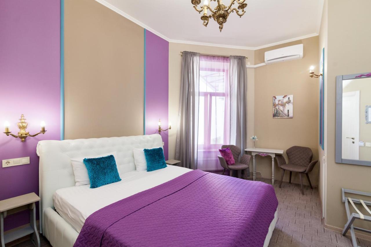 Family Residence Hotel Lviv Extérieur photo