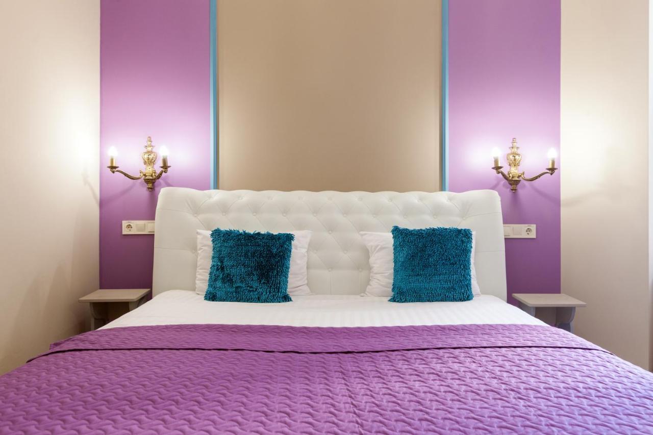 Family Residence Hotel Lviv Extérieur photo