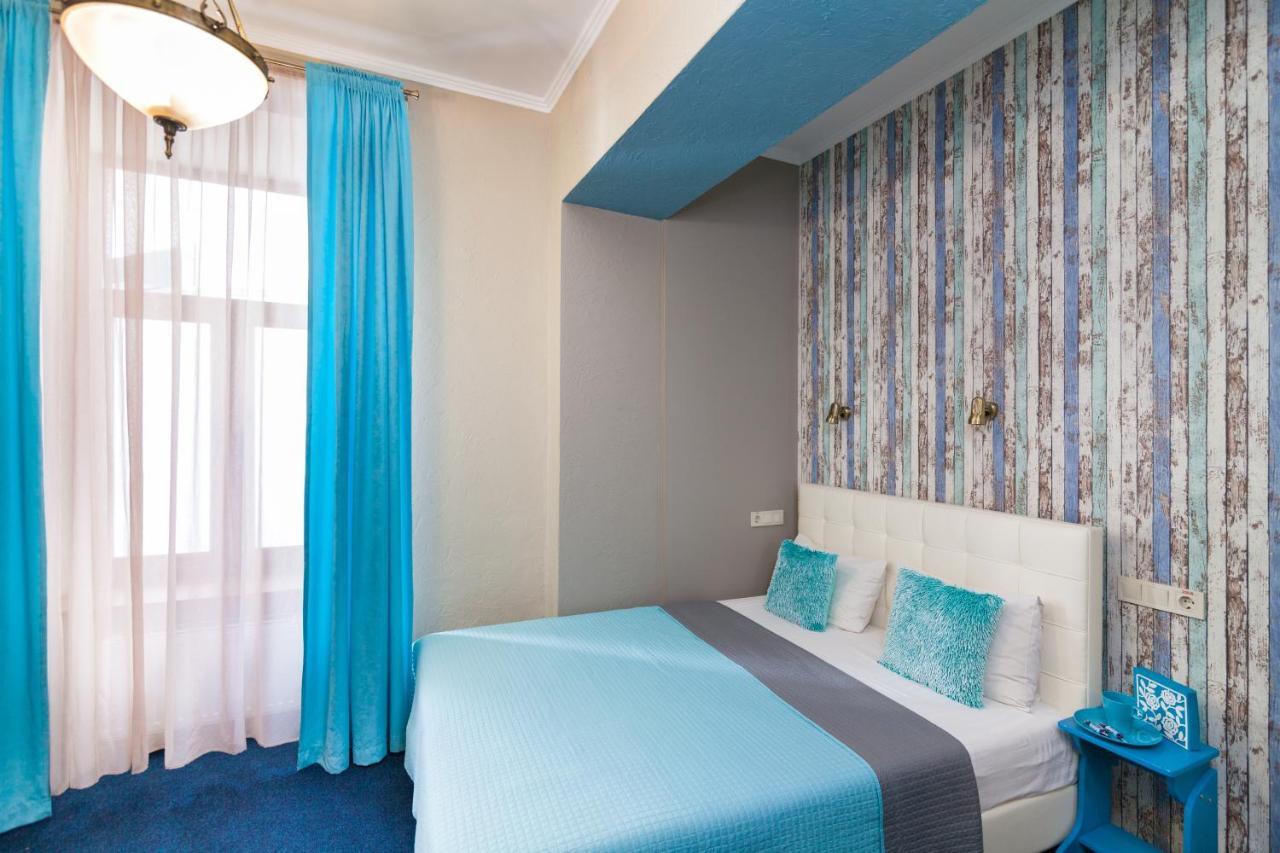 Family Residence Hotel Lviv Extérieur photo