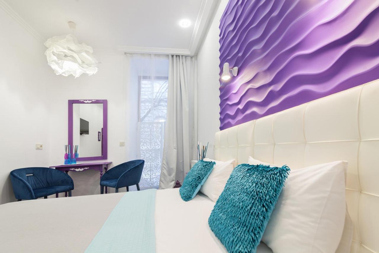 Family Residence Hotel Lviv Extérieur photo
